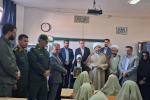 حضور مسئولان شبکه بهداشت در آیین بازگشایی مدارس و تأکید بر ارتقای سلامت دانش‌آموزان در جرقویه هم‌زمان با آغاز سال تحصیلی و بزرگداشت ایام دفاع مقدس
