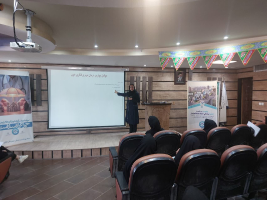 برگزاری نشست آموزشی با سفیران سلامت شهرستان در راستای تبیین برنامه پزشک خانواده و نظام ارجاع