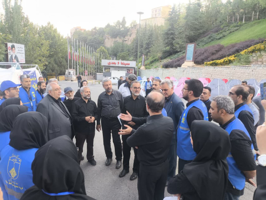 بازدید معاون استاندار اصفهان در معیت رئیس دانشگاه علوم پزشکی اصفهان، از ایستگاه‌های سلامت مستقر در مسیر جایگاه اسکان شرکت کنندگان در مراسم