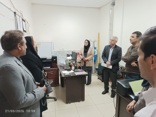  بازدید کارشناس مدیریت خطر بلایا حوادث و پدافند غیر عامل و کارشناس بهداشت محیط مرکز بهداشت استان از شبکه  بهداشت و درمان شهرستان خمینی شهر