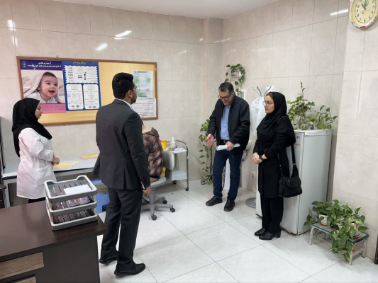 بازدید تیم مرکز بهداشت استان از مرکز شبانه روزی و مرکز منتخب بحران شهرستان 