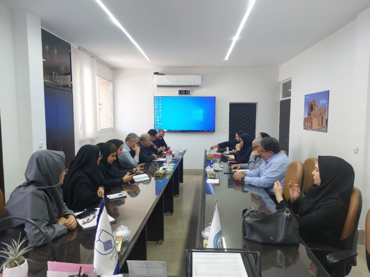 بررسی چالش‌ها و تدوین راهکارهای ارتقای خدمات سلامت در نشست کمیته ارجاع شهرستان فلاورجان