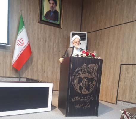 آموزش اصول بهداشت و سلامت در همایش بانوان تمدن‌ساز اربعین استان اصفهان