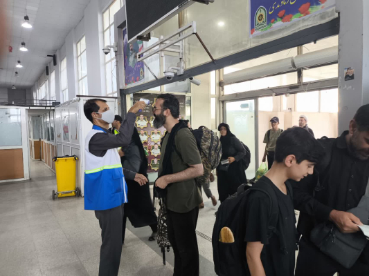 استقرار تیم مبارزه با بیماری‌های علوم پزشکی اصفهان در مرز مهران جهت غربالگری زائران