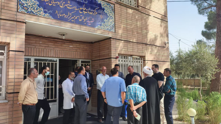 بازدید مدیر توسعه و ارتقای شبکه مرکز بهداشت استان از پروژه‌های عمرانی حوزه سلامت شهرستان اردستان