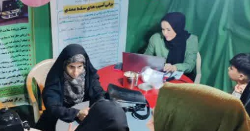 برپایی میز خدمت و تبیین محور های سلامت در تجمع شبانه مبارکه