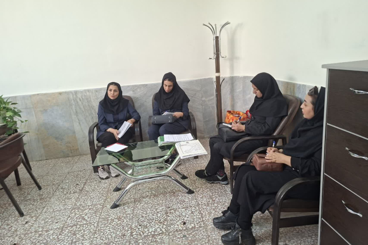 برپایی میز خدمت شبکه بهداشت و درمان فلاورجان در اداره بهزیستی؛ گامی در جهت تبیین اهداف برنامه پزشکی خانواده و نظام ارجاع الکترونیک