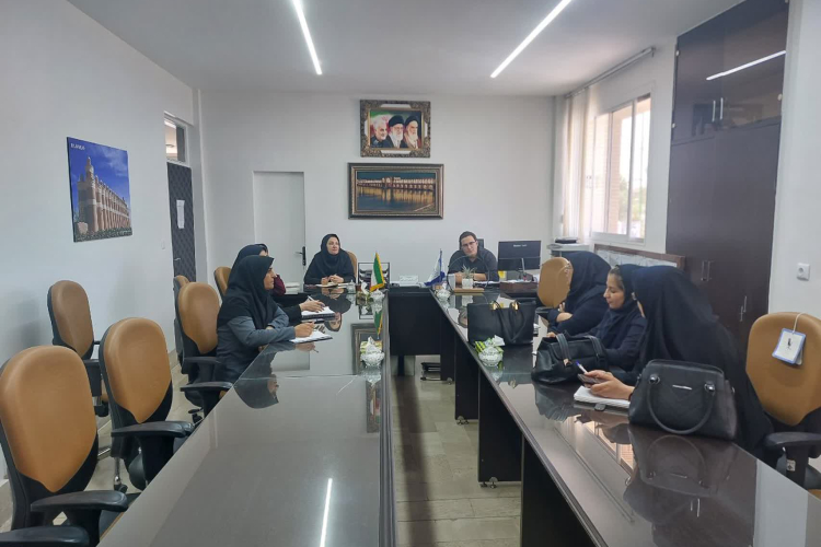 جلسه هماهنگی و آموزشی با موضوع  پزشکی خانواده و نظام ارجاع در شهرستان فلاورجان