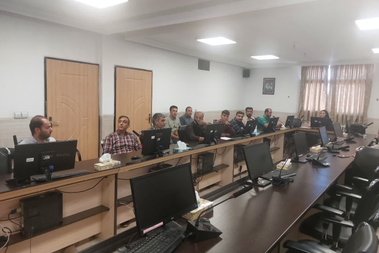 جلسه آموزشی و توانمندسازی پرسنل پذیرش مراکز خدمات جامع سلامت به منظور اجرای برنامه پزشکی خانواده و نظام ارجاع شهرستان فلاورجان