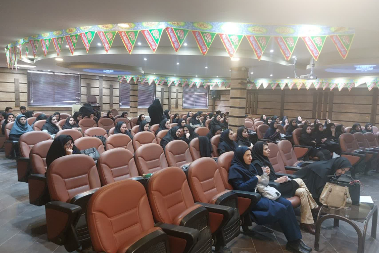 جلسه آموزشی با هدف بازآموزی و توانمندسازی تخصصی ماماها و مراقبین برنامه پزشکی خانواده و نظام ارجاع شهرستان فلاورجان