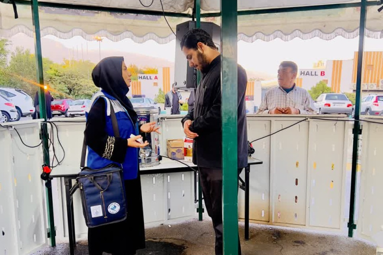 نظارت‌های بهداشتی کارشناسان بهداشت محیط بر محل استقرار شرکت‌کنندگان مراسم تشییع رهبر شهید انقلاب 