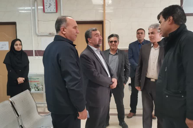 بازدید معاون بهداشت دانشگاه و رئیس مرکز بهداشت استان از شبکه بهداشت‌ و‌ درمان فریدن 