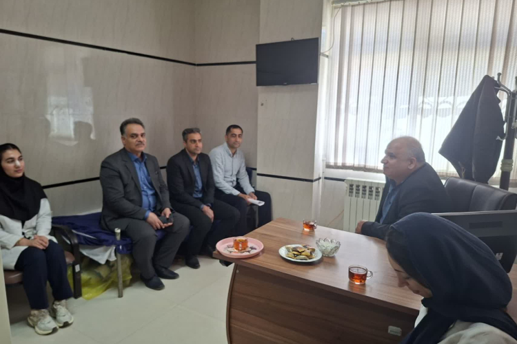 بازدید معاون فنی مرکز بهداشت استان از شبکه بهداشت و درمان شهرستان اردستان 