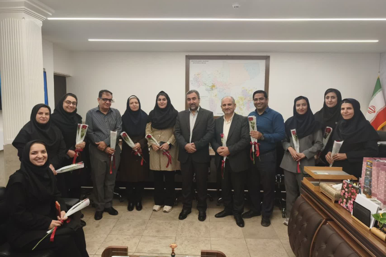 تجلیل معاون بهداشت دانشگاه از تلاشگران بهداشت محیط مرکز بهداشت استان