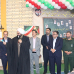 آیین بازگشایی سال تحصیلی در دبیرستان دخترانه وحدت و برگزاری خدمات بهداشتی در شهرستان فریدونشهر