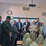 حضور مسئولان شبکه بهداشت در آیین بازگشایی مدارس و تأکید بر ارتقای سلامت دانش‌آموزان در جرقویه هم‌زمان با آغاز سال تحصیلی و بزرگداشت ایام دفاع مقدس